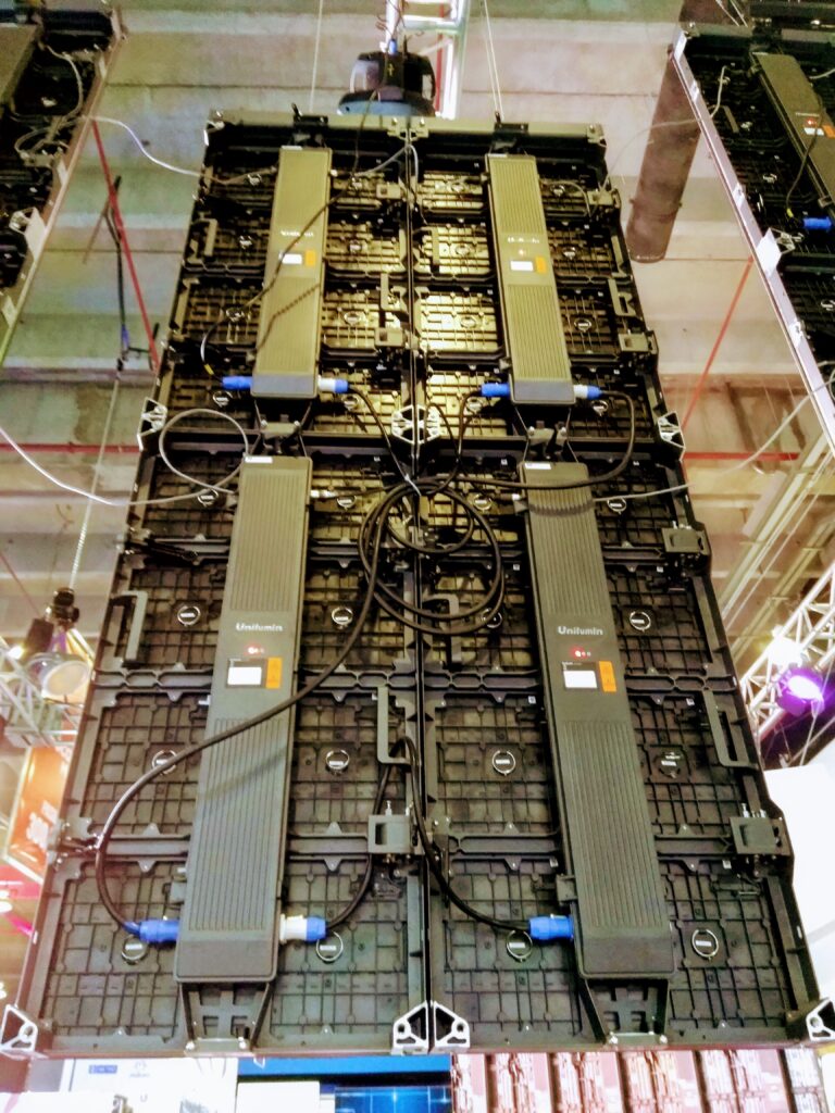Conexiones y trazado de paneles LED de video para eventos